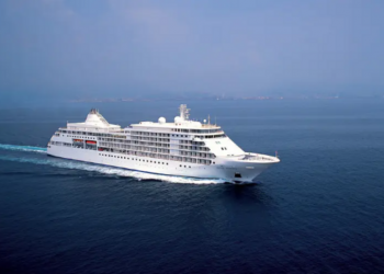 Neonato morto trovato su una nave da crociera, la madre fermata per omicidio