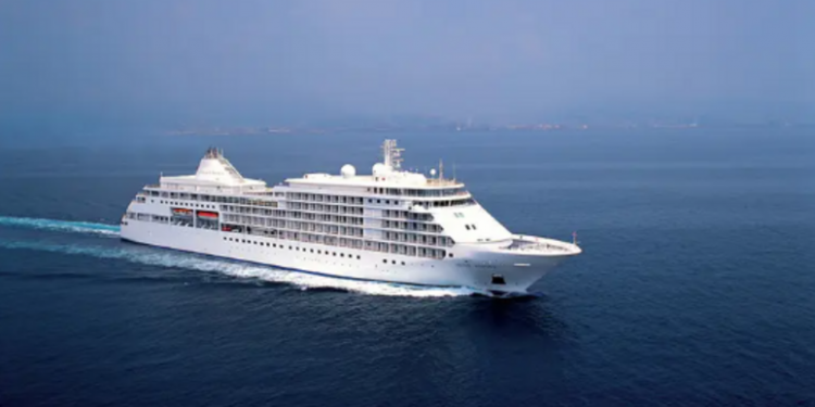 Neonato morto trovato su una nave da crociera, la madre fermata per omicidio