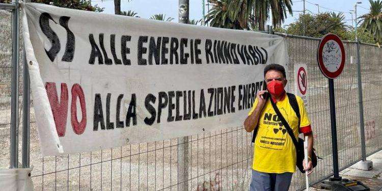 Sit-in in Regione sulle rinnovabili, ‘solo finte rassicurazioni’