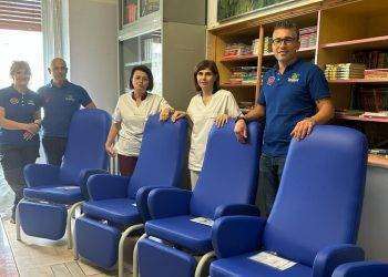 Donate alla Neonatologia di Sassari 5 poltrone per allattamento