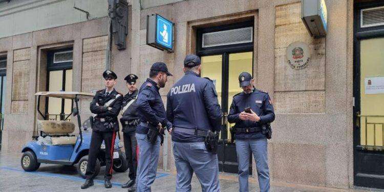 Nuova aggressione a Milano, agente spara e ferisce 36enne