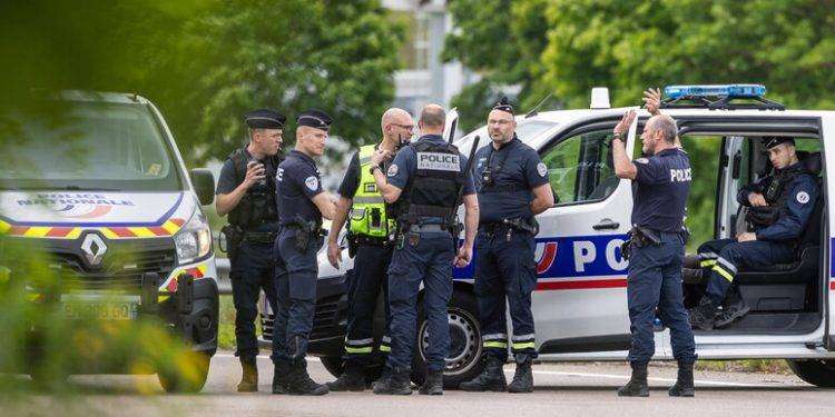 Francia: cerca di dare fuoco a una sinagoga a Rouen, ucciso