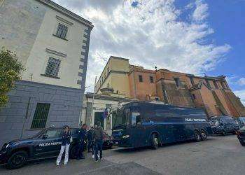 Campi Flegrei, A Pozzuoli sgomberati 19 edifici. Evacuato il carcere femminile