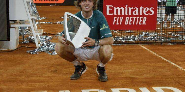 Rublev shock dopo il trionfo al Masters 1000 di Madrid: “Mai stato così male in vita mia. Ho giocato sotto iniezioni”
