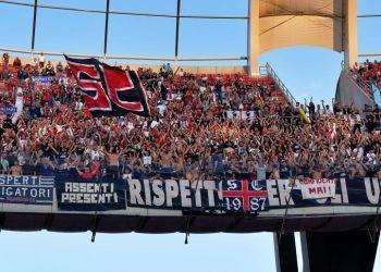 Sfida salvezza, tifosi Cagliari pronti a invadere Reggio Emilia