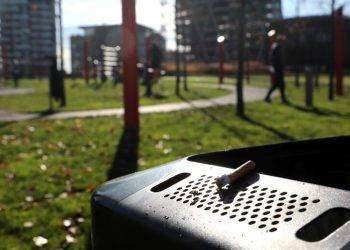 In 15 anni diminuiti i fumatori, ma lo è ancora 1 italiano su 4