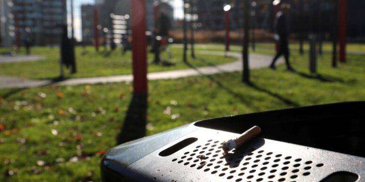 In 15 anni diminuiti i fumatori, ma lo è ancora 1 italiano su 4