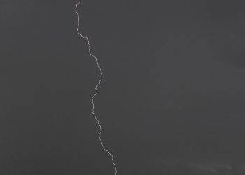 Un ragazzo di 17 anni muore colpito da un fulmine nel Barese