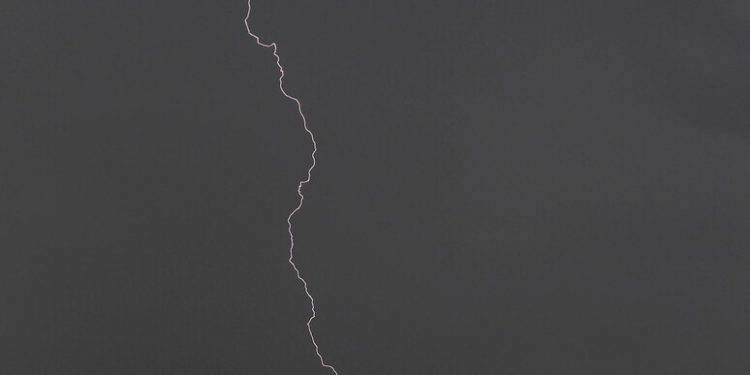 Un ragazzo di 17 anni muore colpito da un fulmine nel Barese