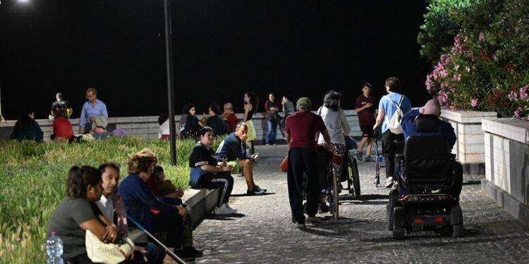 Campi Flegrei: in tanti rientrano a casa dopo una notte in strada