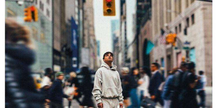 Hit parade, Ultimo subito in vetta davanti a Billie Eilish