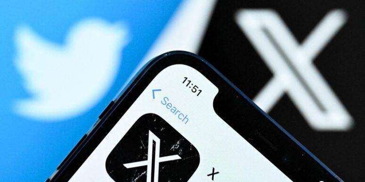 Twitter addio, è definitivamente migrato su ‘X.com’