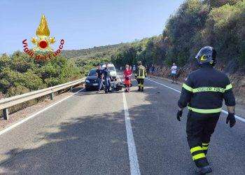 Tragedia a Capo Comino, scontro tra moto e camper: un morto