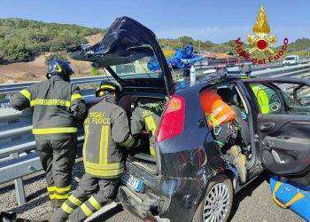 Scontro tra due auto: due feriti di cui uno grave sulla 131 dcn