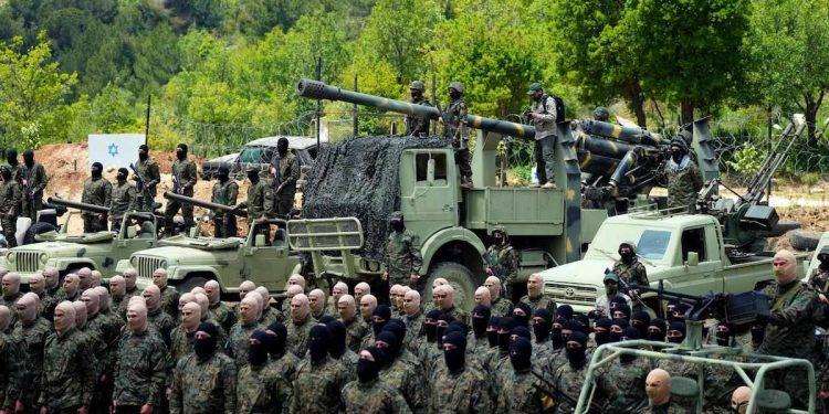 Migliaia di combattenti pronti a dirigersi in Libano per unirsi ad Hezbollah