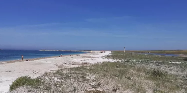 Cabras, aperta la strada litoranea tra Is Arutas e Mari Ermi