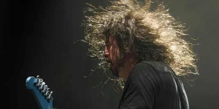 Dave Grohl attacca Taylor Swift, ‘lei non suona dal vivo’