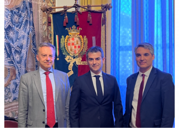 Il Sindaco Massimo Zedda ha ricevuto in Municipio l’Ambasciatore di Francia in Italia, Martin Briens