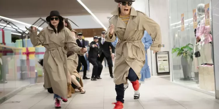 Incassi cinema, i Me contro te restano in vetta