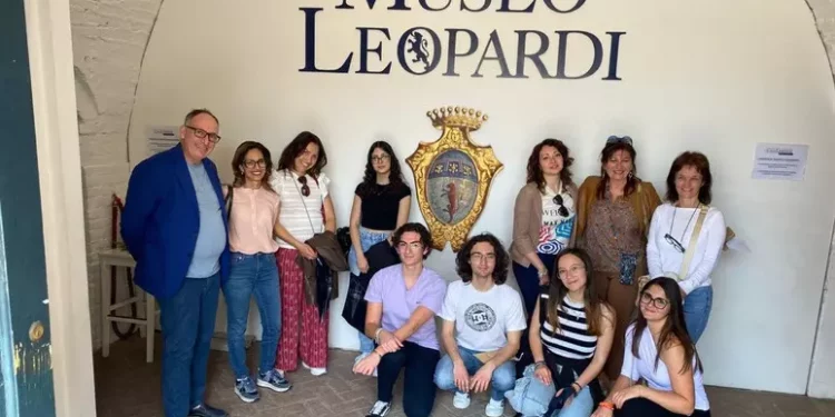 Studentessa Liceo artistico Fois quarta al premio Leopardi