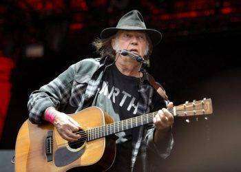 Malattie nella band, Neil Young cancella il tour
