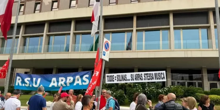 Protesta lavoratori Arpas, ‘Todde-Solinas stessa musica’
