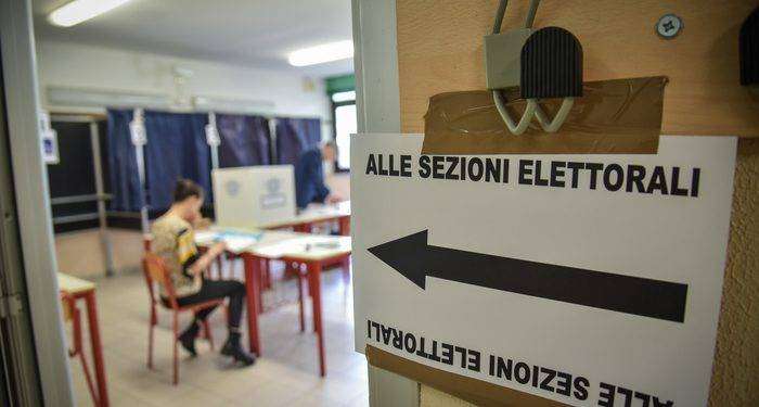 Elezioni: alle europee l’affluenza alle 12 è del 25,14%, in Sardegna non supera il 18,61%