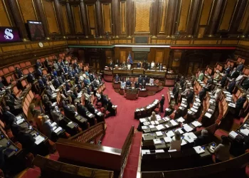 Le senatrici d’opposizione occupano l’Aula del Senato