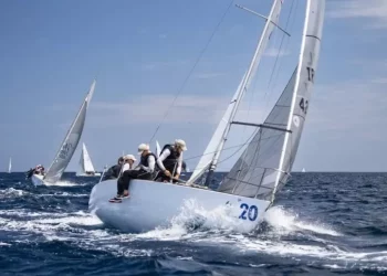 Vela: team irlandese Headcase vince Europei J/24 a Porto Cervo