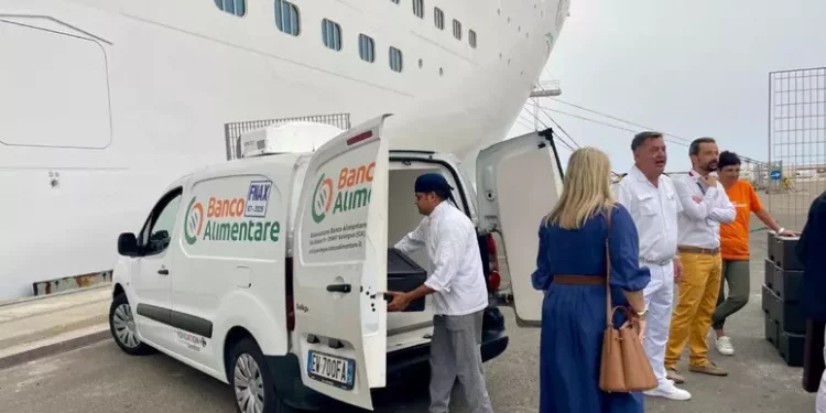 Pasti non consumati in crociera alle mense dei bisognosi