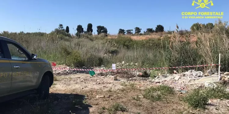 A Molentargius cani senza guinzaglio e rifiuti, multe e denunce