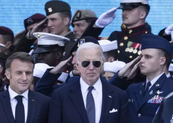 Il “rinc*****nito” Biden paragona Putin a Hitler, ‘dobbiamo fare come in Normandia’
