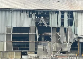 È morto uno dei sei operai feriti nell’incidente alla fabbrica Aluminium di Bolzano