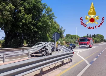 Schianto contro il guardrail vicino a Sassari: ferita una donna