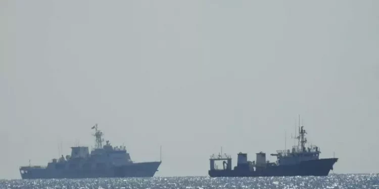 Collisione tra navi filippina e cinese in acque contese