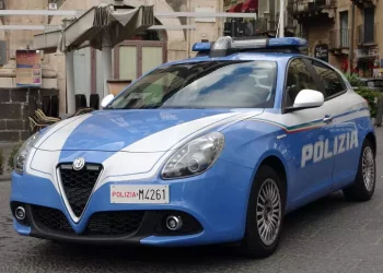 Si fingono carabinieri per estorcere denaro ad anziani, arrestati