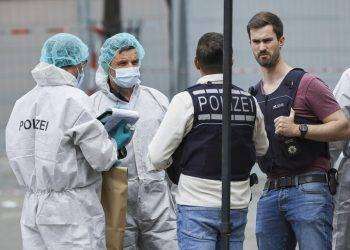 Morto l’agente ferito nell’attentato a Mannheim in Germania
