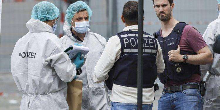 Morto l’agente ferito nell’attentato a Mannheim in Germania