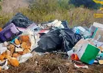 Abbandona rifiuti, multato titolare di uno studio medico