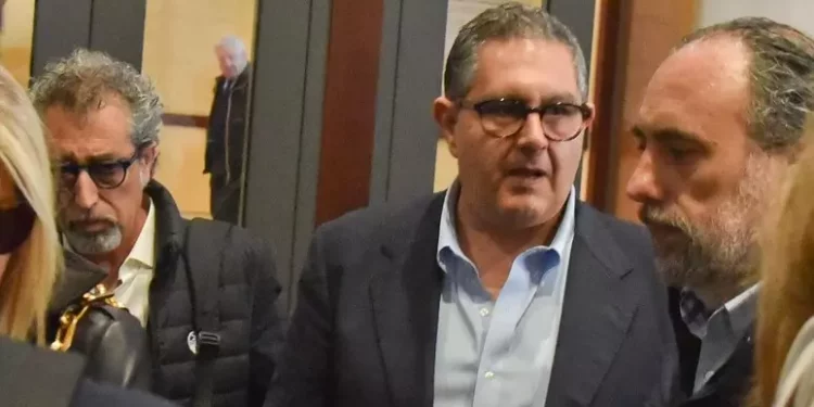 Toti resta ai domiciliari, rigettata l’istanza di revoca