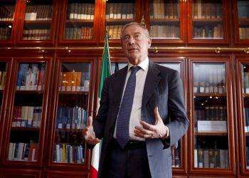 Il ministro Urso contro Il Foglio e Il Riformista, la solidarietà della Fnsi ai colleghi