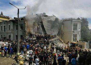 Mosca respinge le accuse per il bombardamento dell’ospedale pediatrico di Kiev