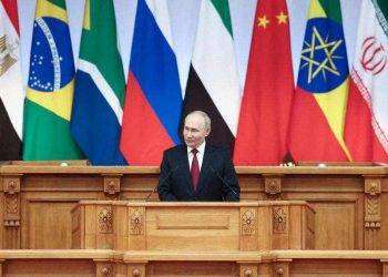 Putin al forum Brics: “Necessario ruolo ridotto per gli Stati Uniti”