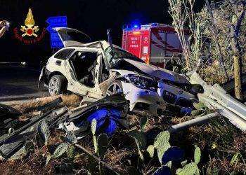 Elmas, scontro tra due auto: estratte dalle lamiere sei persone