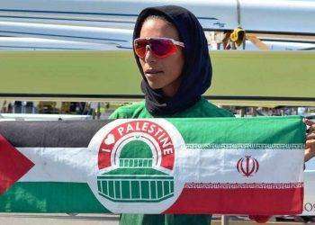 Atleta iraniana mostra solidarietà al popolo palestinese