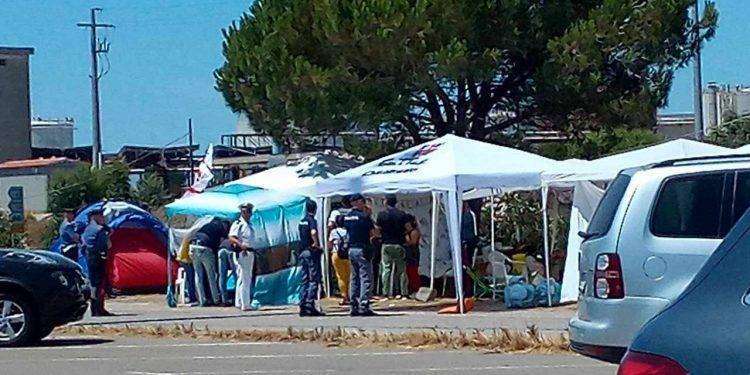 No speculazione energetica, forze dell’ordine tentato lo sgombero del presidio al porto di Oristano