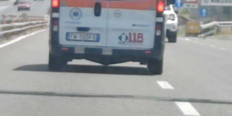 Auto contro il muro di una abitazione, due morti a Escalaplano