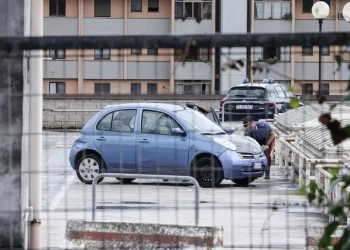 ++ Bimba dimenticata in auto dal papà, morta di caldo ++