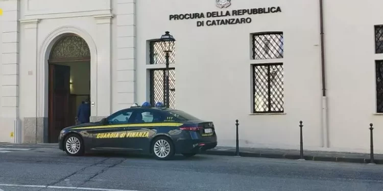 Corruzione per appalti sanità in Calabria, tre arresti
