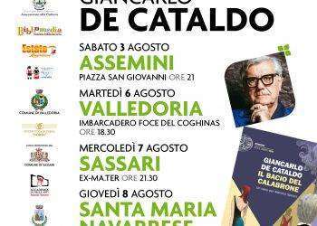 Giancarlo De Cataldo ospite di Éntula ad Assemini il 3 agosto, a Valledoria il 6, a Sassari il 7 e a Santa Maria Navarrese l’8